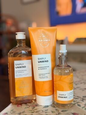 Bath and Body Works Aroma Simply Unwind Sandalwood & Vanilla Body care Trio